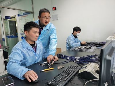 奋斗研发路 勇向高峰行